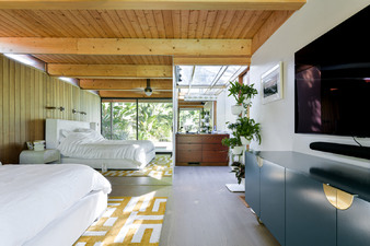 Enlarge photo 32