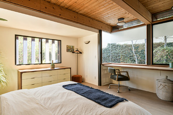 Enlarge photo 37