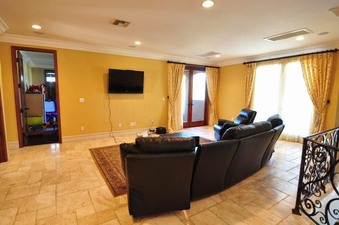 Enlarge photo 33