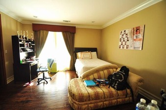 Enlarge photo 54