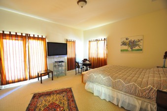 Enlarge photo 75