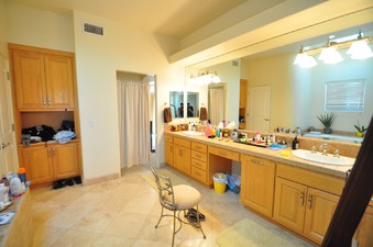 Enlarge photo 79