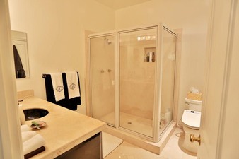 Enlarge photo 49