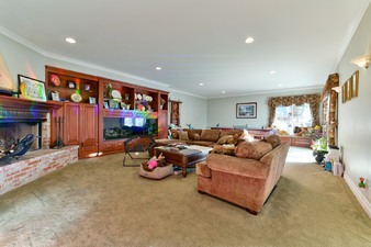 Enlarge photo 17