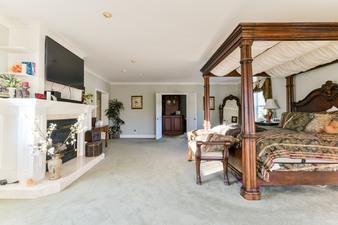 Enlarge photo 58