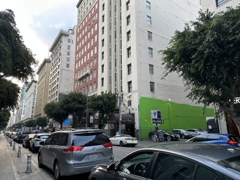 Enlarge photo 13