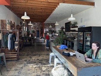 Enlarge photo 2