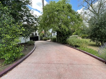 Enlarge photo 38