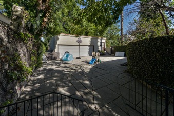 Enlarge photo 65