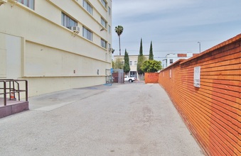 Enlarge photo 69