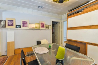 Enlarge photo 19