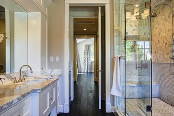 Enlarge photo 53