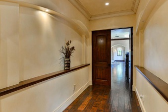 Enlarge photo 44