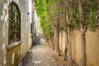 Enlarge photo 64