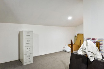 Enlarge photo 100