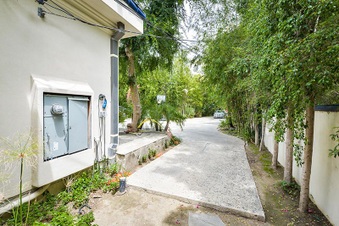 Enlarge photo 139