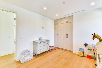 Enlarge photo 59