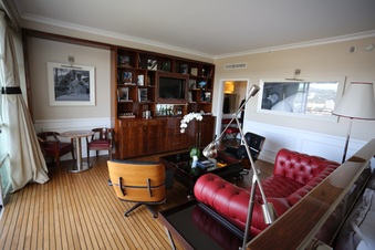 Enlarge photo 52
