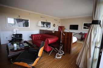 Enlarge photo 53