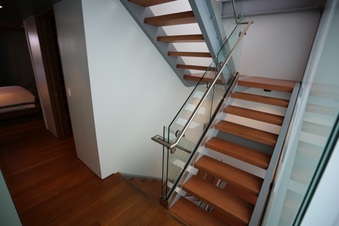 Enlarge photo 89