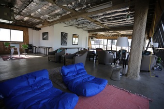 Enlarge photo 118