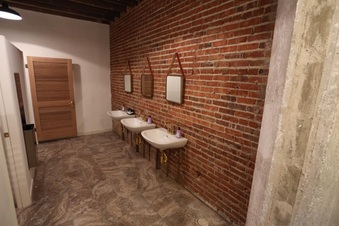 Enlarge photo 52