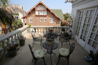 Enlarge photo 105