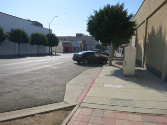 Nutwood between Market and La Brea