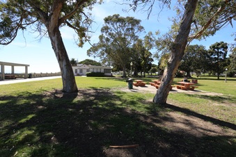 Enlarge photo 12