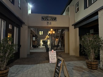 Alley & Walk & Talk