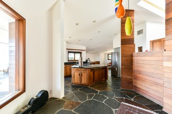 Enlarge photo 12