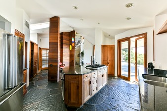 Enlarge photo 13