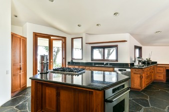 Enlarge photo 18