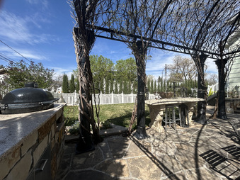 Enlarge photo 107