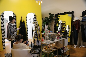 Enlarge photo 23