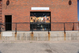 Enlarge photo 79