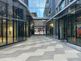 Enlarge photo 38