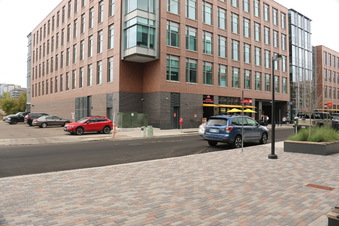 Enlarge photo 33