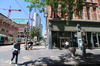 Enlarge photo 19