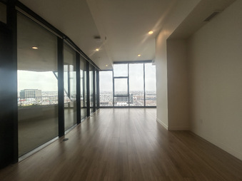 Enlarge photo 242