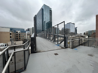 Enlarge photo 47