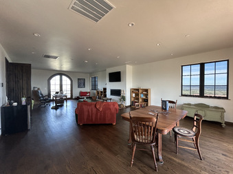 INTERIORS STAGING