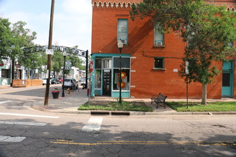 S PEARL ST @ E IOWA AVE