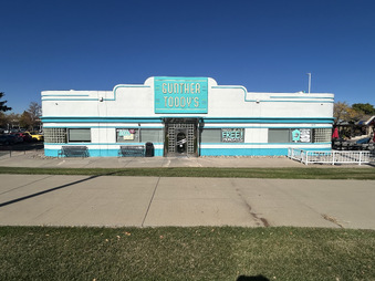 DINERS & RESTAURANTS