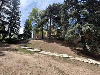 Enlarge photo 143