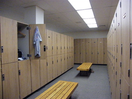 PACIFIC PALMS - LOCKER ROOM