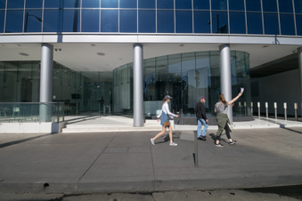 6565 Sunset Blvd Lobby + 1st level