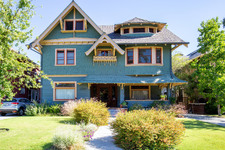 Universal Locations D131-LA