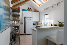 Enlarge photo 21