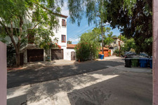 Enlarge photo 89